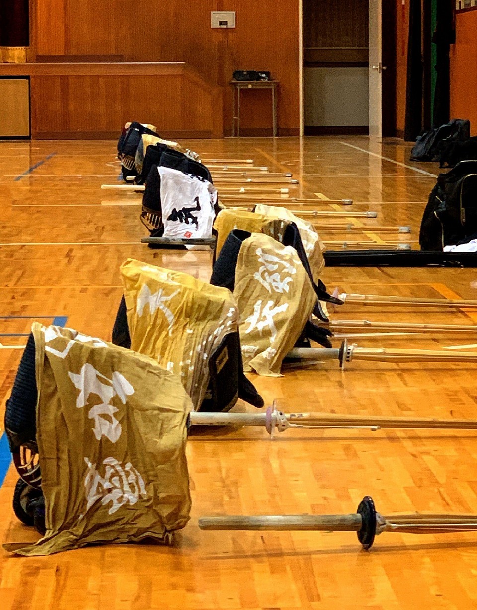 交剣知愛  当館の手ぬぐいに染め抜きされている格言です